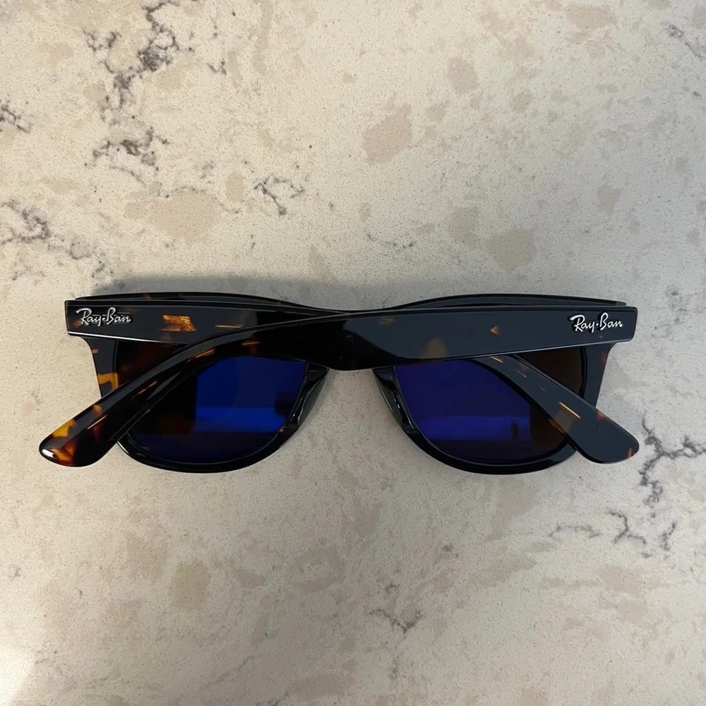 Ray-Ban 2140 Men's Tortoiseshell Frame Sunglasses with Brown Polarized Lenses